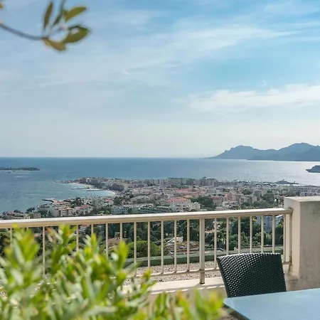 Ref 1969 - - Penthouse With Panoramic Sea View For Rent * Cannes